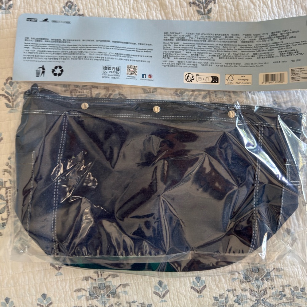 Pop Mart THE MONSTERS FALL IN WILD SERIES-Denim Messenger Bag - Picture 11 of 11